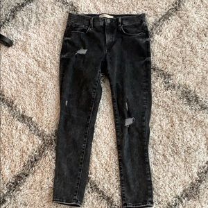 Gap 1969 True Skinny torn jeans size 28P